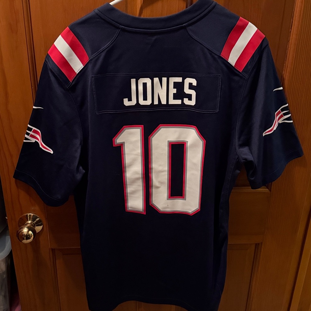 New England’s patriots Jones Jersey size large